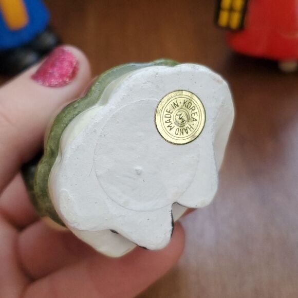 Set of 3 Ceramic Christimas Carolers - Picture 9 of 12